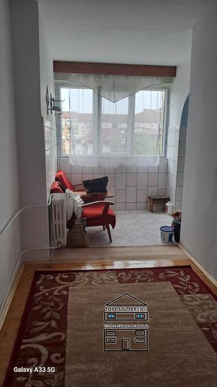 Apartament cu 3 camerere, decomandat