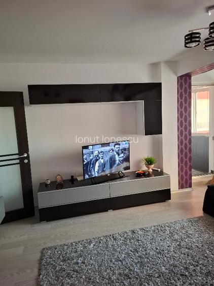 Închiriez pe termen lung Apartament 2 camere, Compozitori - 8