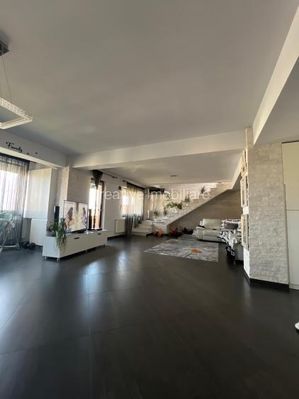 OPORTUNITATE DE INVESTIȚIE: Apartament exclusivist tip duplex - 156 mp - 3