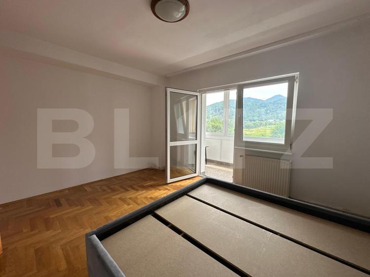 Apartament 4 camere, 100 mp, 2 parcări + 2 boxe, etaj 1, zona Noua - Brașov