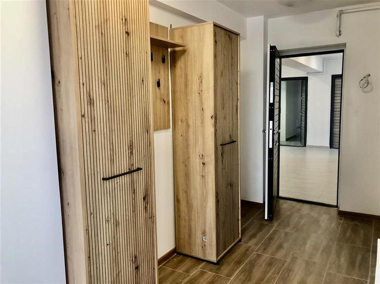 PRIMA INCHIRIERE ZONA CORESI | 2 Camere cu balcon, parcare si încălzir