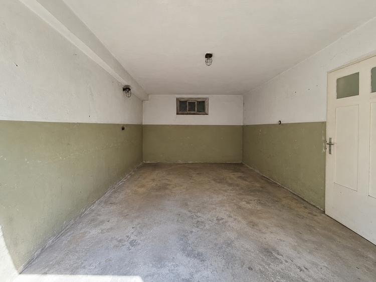 Vila Boutique cu 2 garaje, gradina si piscină - Centrul Orasului !