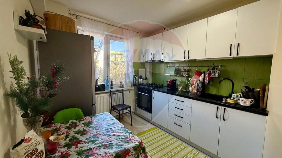 Apartament de vânzare 3 camere + garaj cu acces la boxă Ultracentral