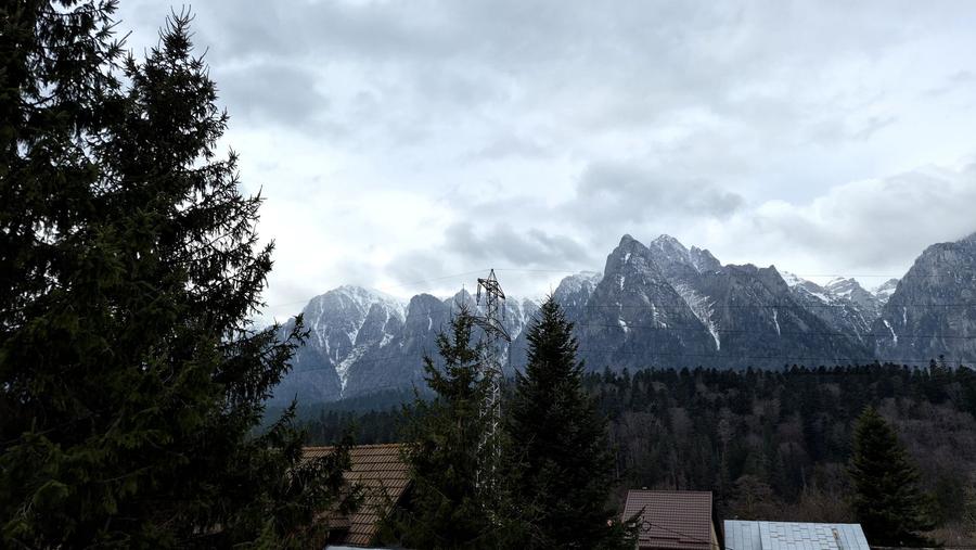 Apartament cu 2 camere 65,10 mp + 30 mp pod - vedere la muntii Caraiman Busteni