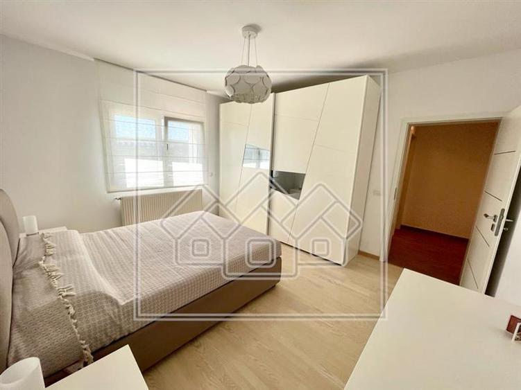 Apartament decomandat, cu 2 camere - 77 mp utili - Mobilier de Lux