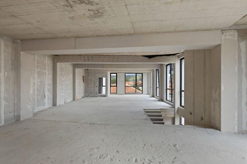 Spatiul Comercial Semifinisat, P+E de inchiriat Beliu Arad, Traffic