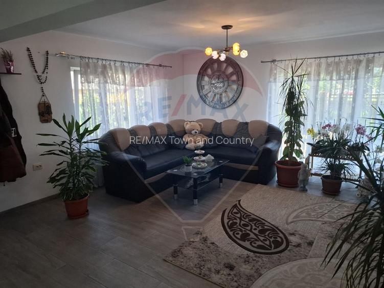Casă / Vilă cu 4 camere de vânzare - 32