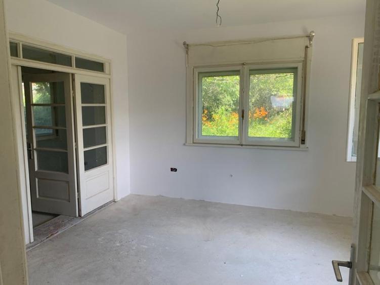 Vânzare Casă Unică în Frumoasa Zonă de Deal