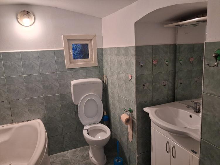 Vând apartament 2 camere în clădire istorică