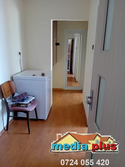 Apartament cu 3 camere decomandat Micro 20