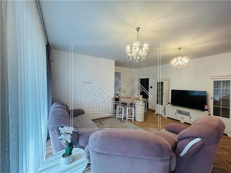 Ap la prima inchiriere, cu 3 camere, balcon, parcare subterana