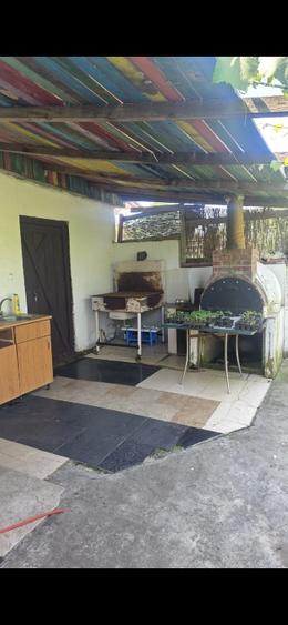 Casa si Hala de vanzare 10-15 min de plaja 23 August