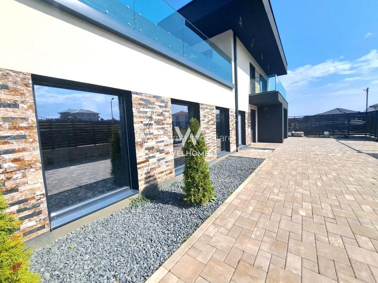 Casa cu piscina interioara si priveliste catre Cetatea Cisnadioarei - 15