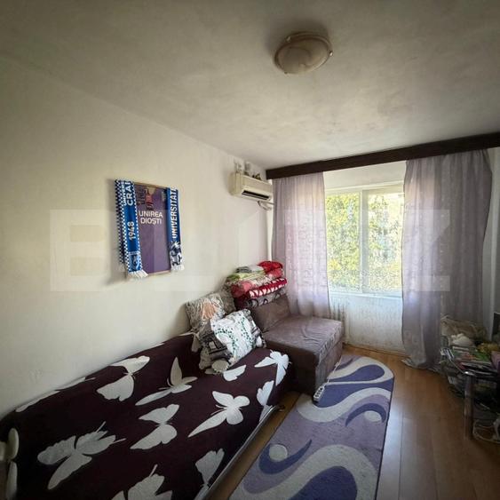 Apartament 3 camere semidecomandate, 40 mp, zona Valea Roșie