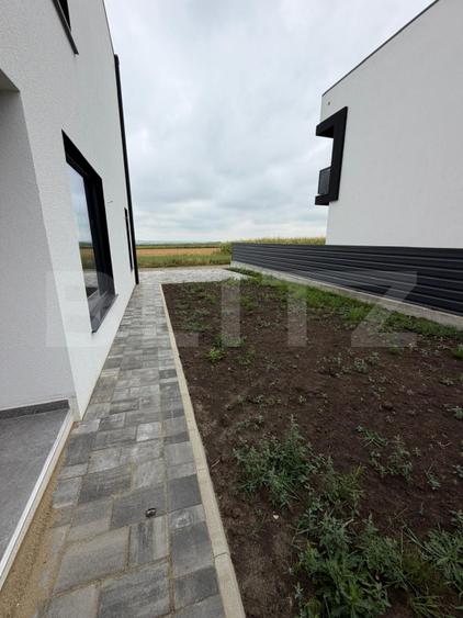 Casa moderna, 116 mp, 300 mp teren ,,la alb” zona rezidentiala Ipotesti