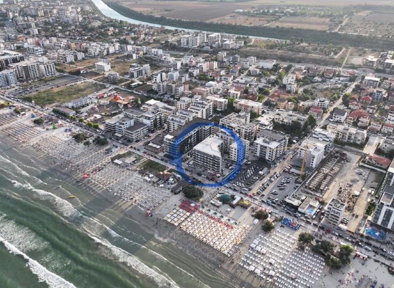 Vând studio cu 2 camere- pe faleza Mamaia nord cu vedere la mare