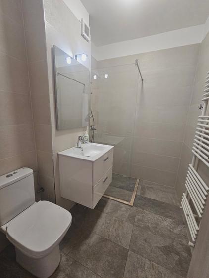 Spatiu Comercial langa mall Plaza/ideal birou/loc de parcare inclus
