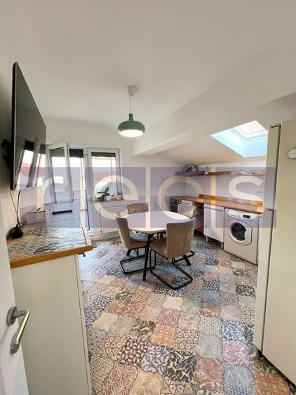 VANZARE 3 CAMERE DECOMANDAT