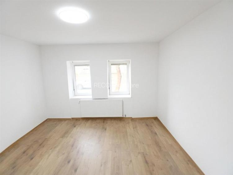 RECO Casa 3 camere, renovata complet, dublu front stradal - 8