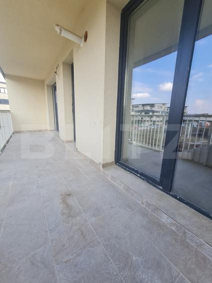 Apartament cu 3 camere, incalzire in pardoseala, terasa de 10 mp, zona centrala