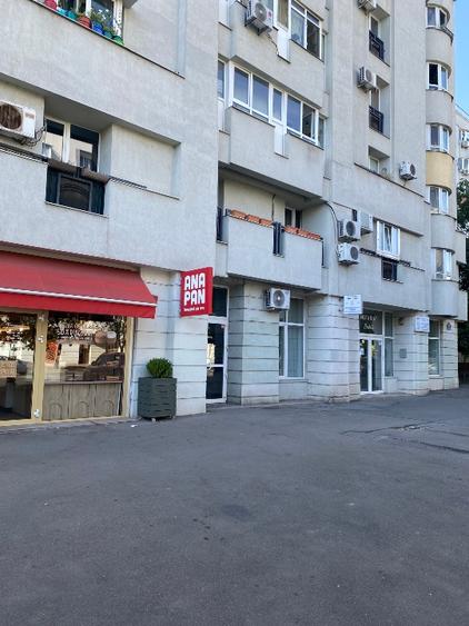 Proprietar , vand garsoniera f spatioasa, bine intretinuta, luminoasa, intrare