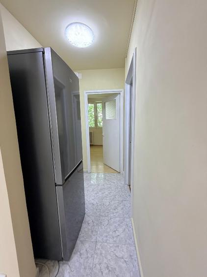 Proprietar vand apartament cu 3 camere,zona Berceni, 66 mp