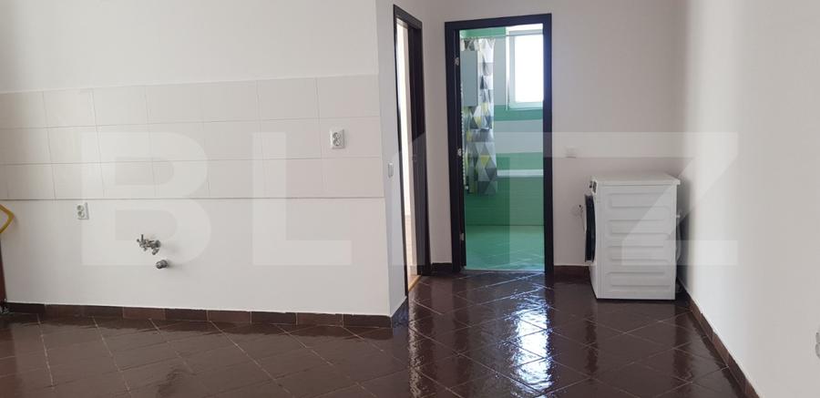 Apartament cu 3 camere, 59 mp, etajul 1, parcare cu CF, zona centrala