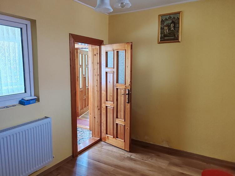 Casa 4 camere libera la vanzare VLADENI