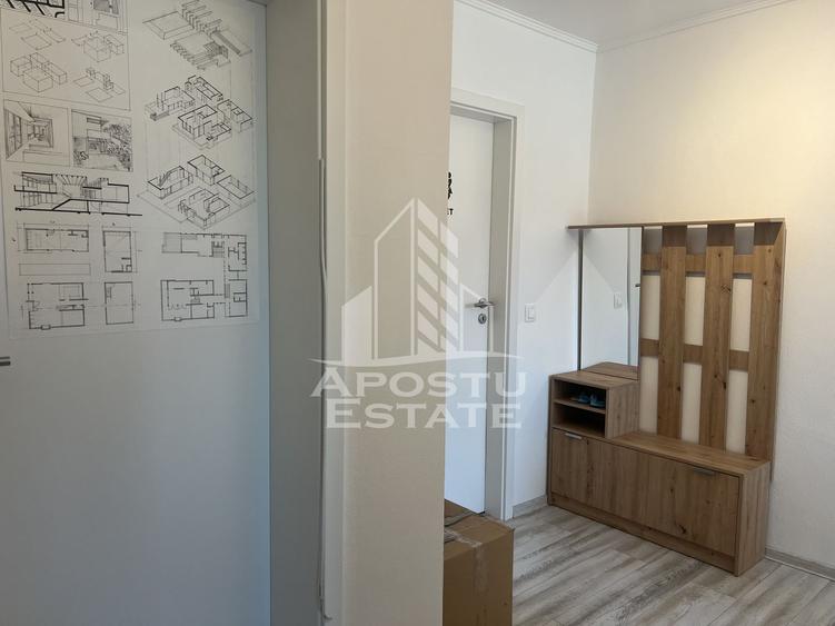 Duplex cu 3 camere, loc de parcare in curte, in Sanandrei