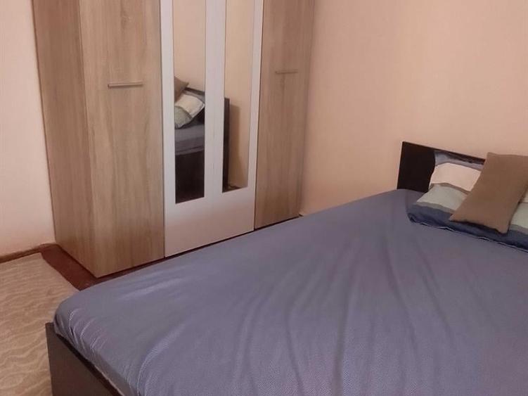 Apartament cu 3 camere de vanzare.