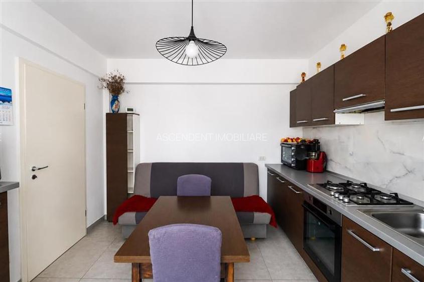 Resedinta stil, 3 dormitoare, sistem termic in pardoseala, terasa, lot 530 mp, S - 31