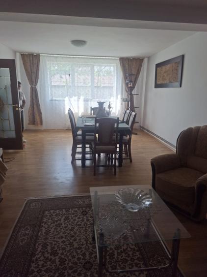 Casa tip duplex cu 2 apartamente P+1+M, 229.40 mp, zona Targsoru Vechi