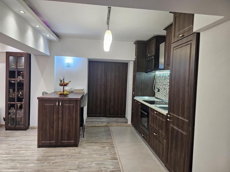 Apartament 2 camere , bd unirii , stradal