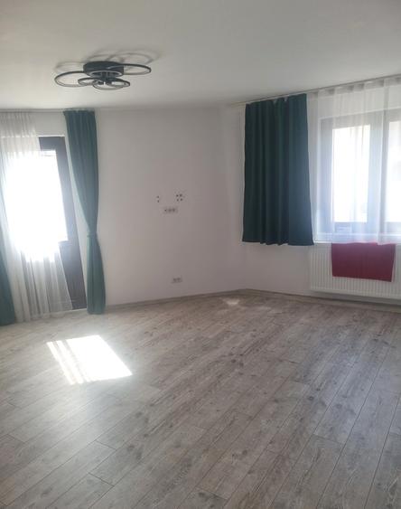 Casa de inchiriat/ Pretabila firma/ aproape de metrou