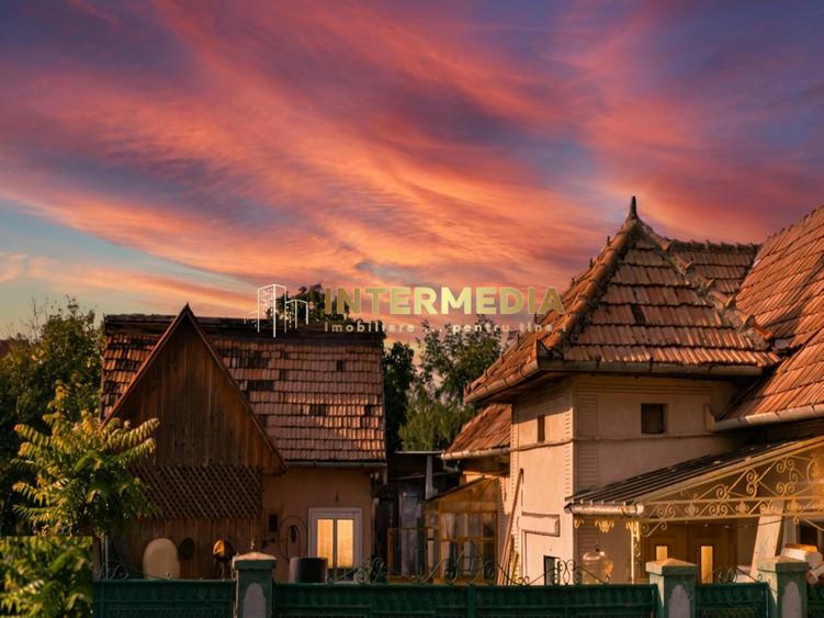OKAZIE! Casă Centru 4 Camere Baie Bucatarie 483 mp Teren Renovabila Asfalt Utili