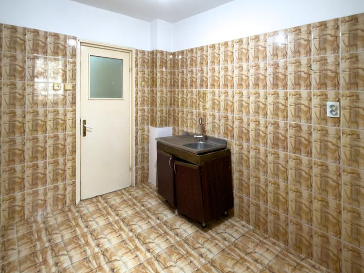 Tomis II – 2 camere, etaj 2/4, zonă centrală cu spații verzi, curat | tur360