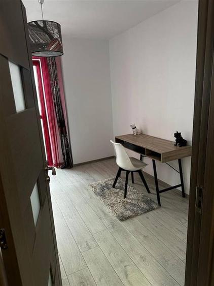 Apartament 3 camere cu balcon in zona Doamna Stanca