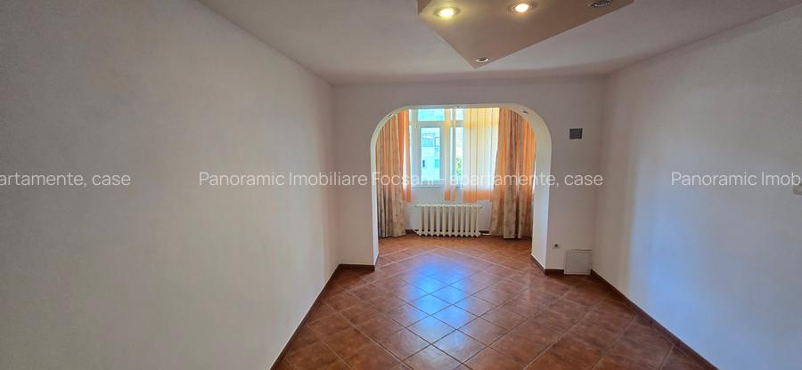 2 camere de vanzare , etaj superior, central  Focsani - 4