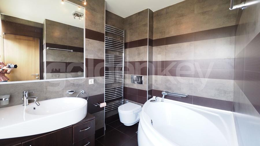 Apartament modern cu 3 camere | garaj | piscina comuna