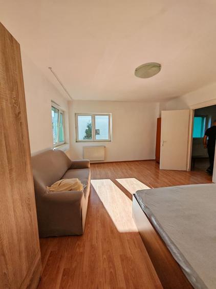 Apartament 2 camere/birou in casa