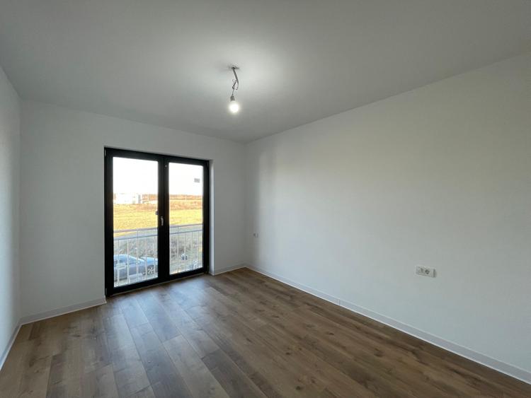 Duplex despartit prin camera tehnica finisaje premium Mosnita