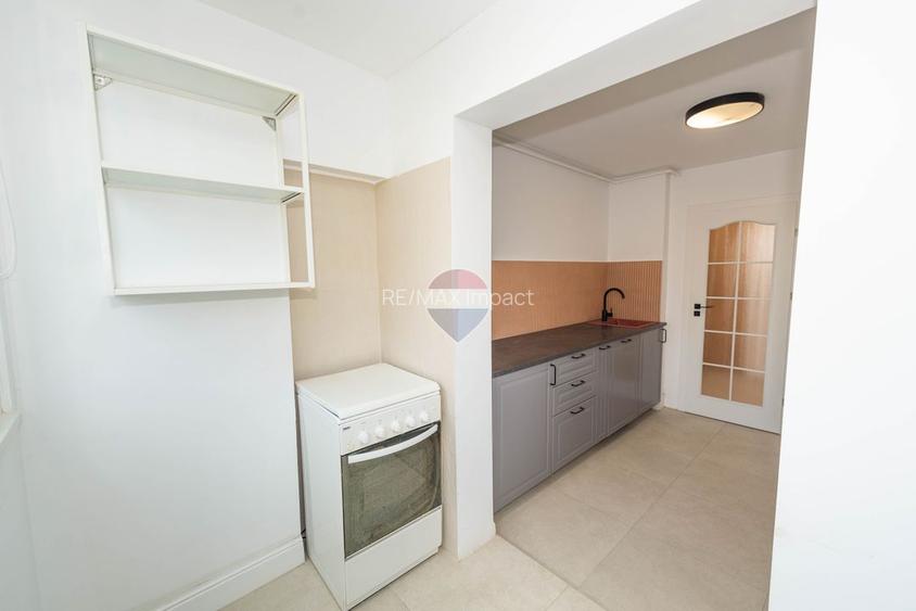 Apartament 3 camere de vanzare, balcon, renovat,  Berceni, sector 4 - 7