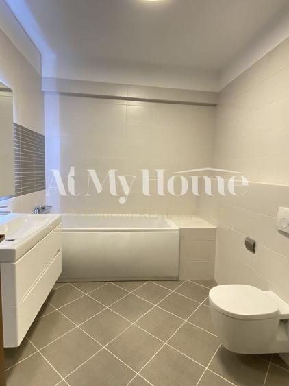 Apartament SUPERB, spatios cu 4 camere, nemobilat, 2 locuri parcare, boxa