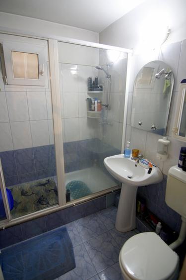 Apartament 3 camere, decomandat, centrala proprie, 3 minute de Mall