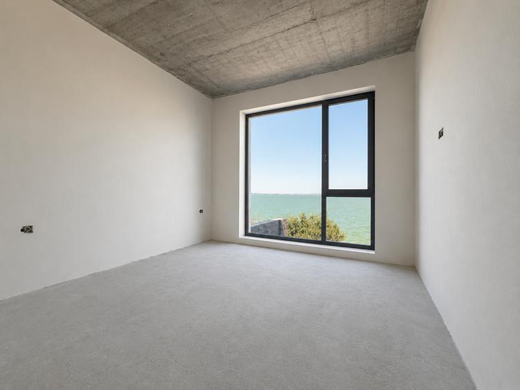 Apartament si curte cu vedere catre lac in Imobil Boutique