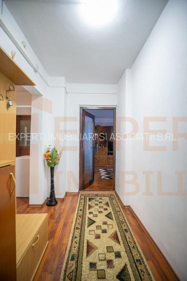 Apartament 2 camere de vânzare în zona Pod Butelii - Blocul SR - 8