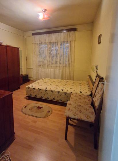 Apartament 2 camere de vânzare – decomandat, 52 mp – zona Vest