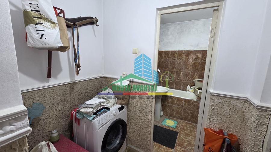 Apartament 3 camere la etajul 1 – Zonă Comisariat