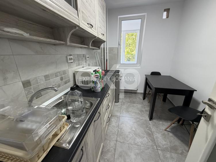 2 camere decomandate 3 minute metrou Grigorescu Etaj 1 - 13