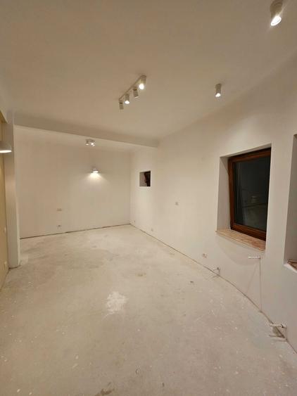 Apartament 4 camere - Peninsula - 1.300 euro/luna (cod E11+E12)